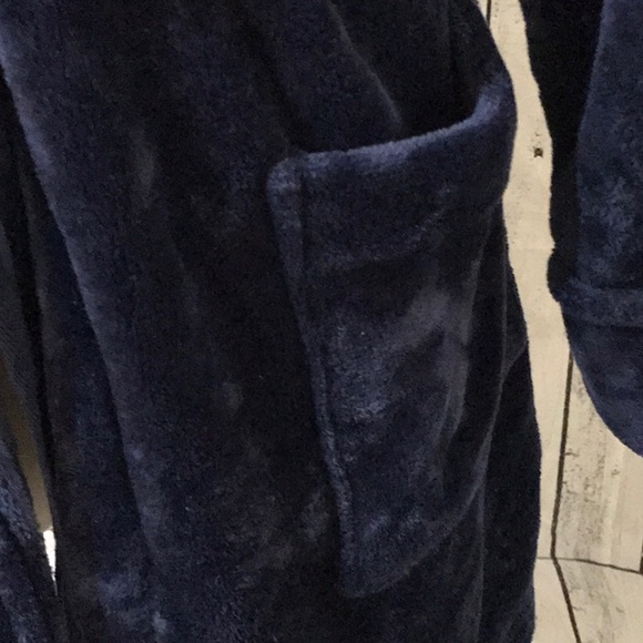 NwoT super soft faux fur robe Glitter SLEEP embroidered on back - Picture 5 of 8